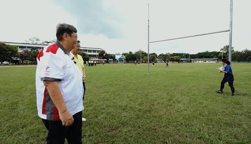 Supporting the girls’ rugby team, Rajaprajanugroh 56 School, Nan