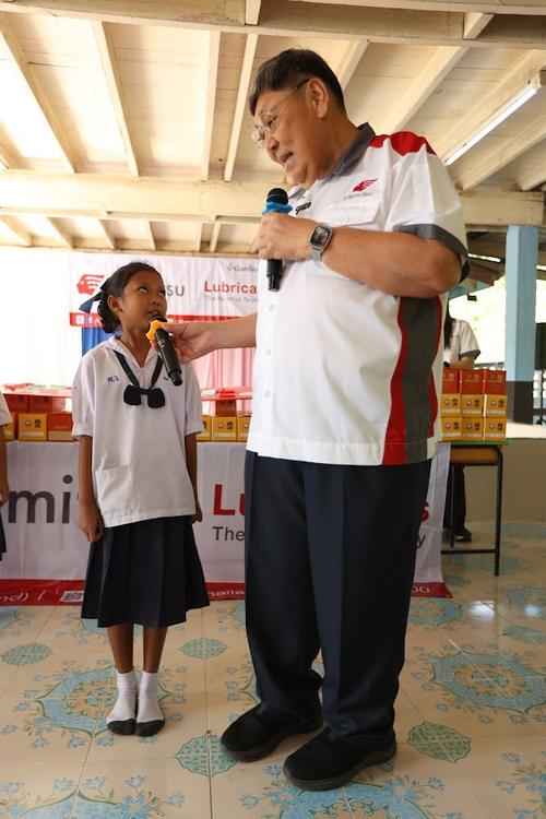 Football clinic & the “Board of Happiness”, Ang Thong